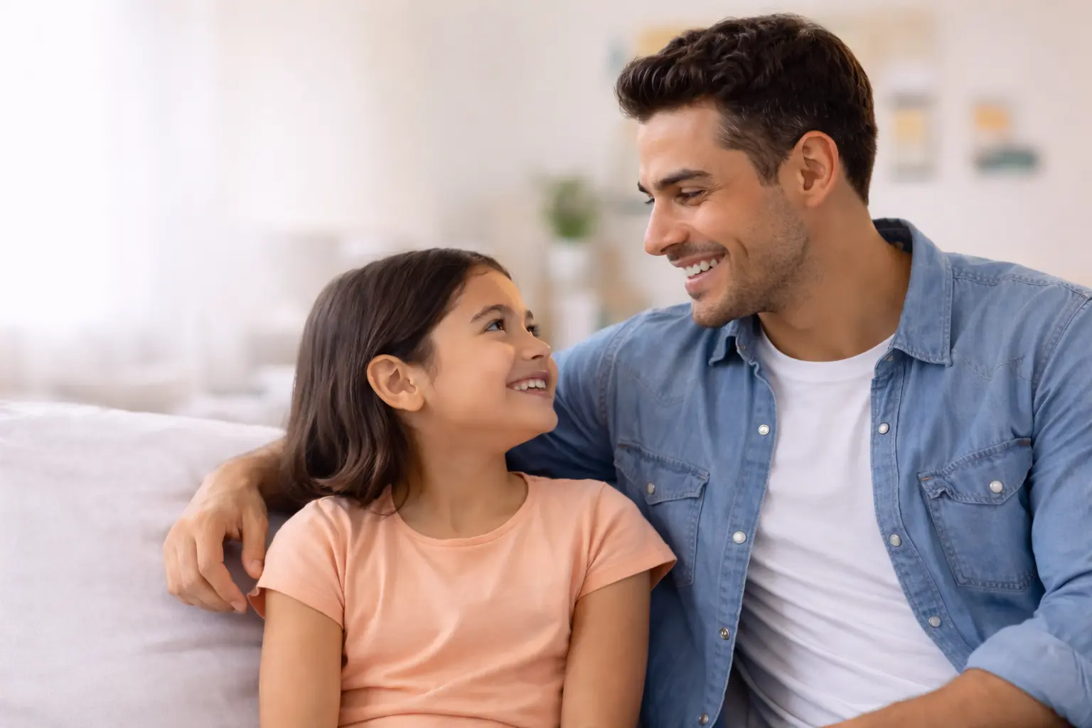 Aunt with child, representing avuncular DNA relationship testing